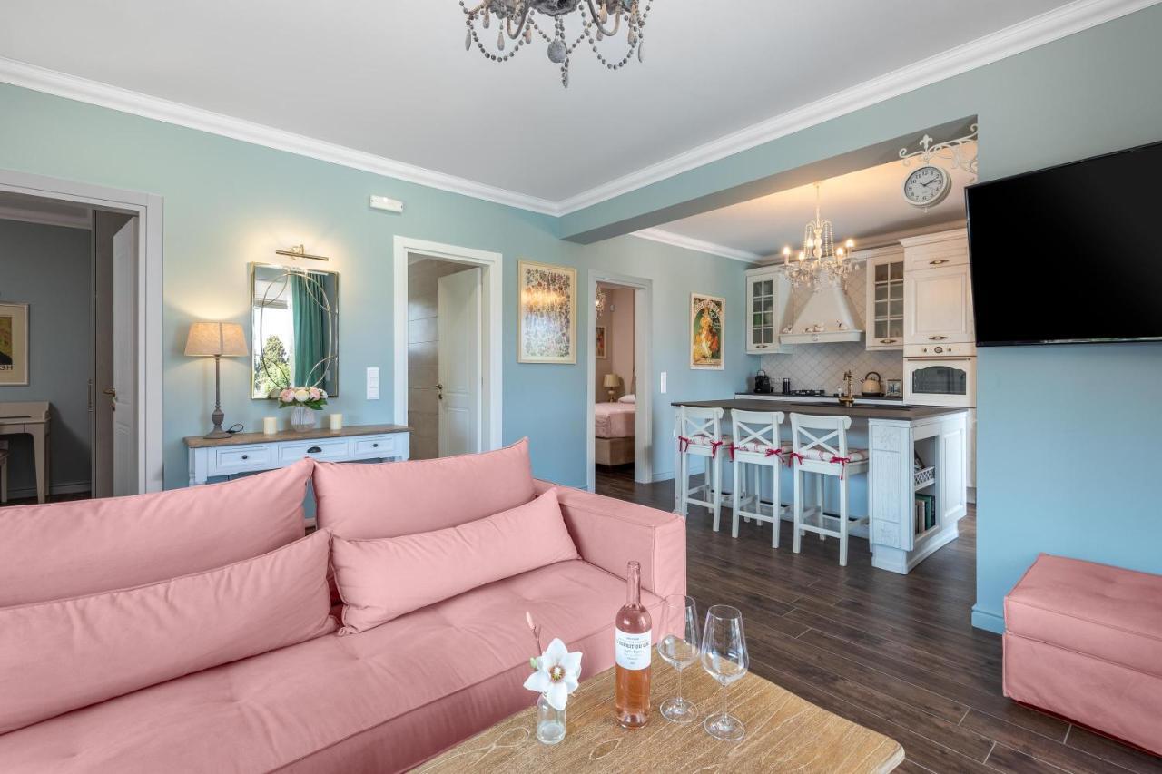 Cypress View Boutique * Asgourou