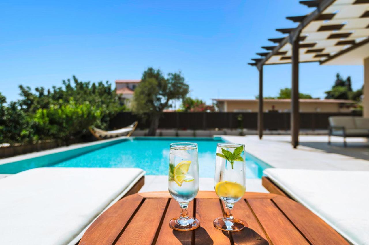 Cypress View Boutique Asgourou